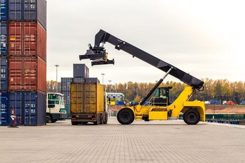 Container Handler Machines Explained: Types, Applications & Port Handling Solutions