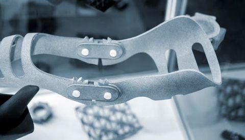 Femoral Component Manufacturing Explained: Materials, Precision Engineering & Medical Applications